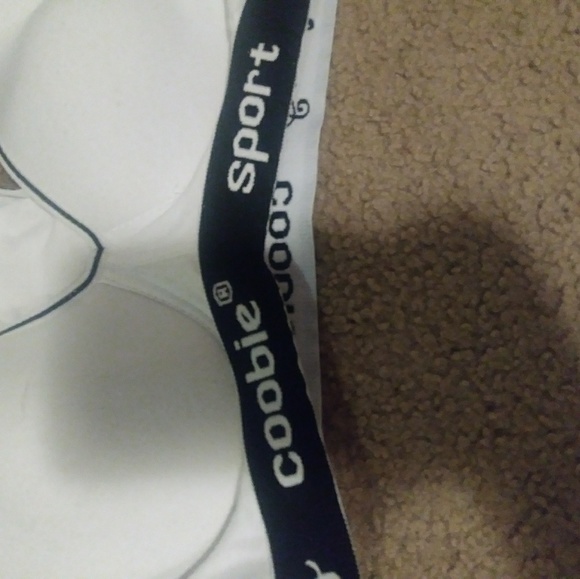 Sports bras. - Picture 5 of 5